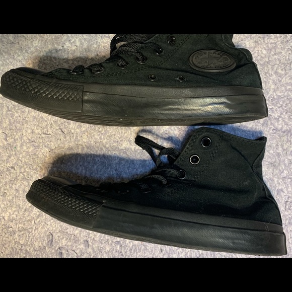 Converse - Picture 2 of 6